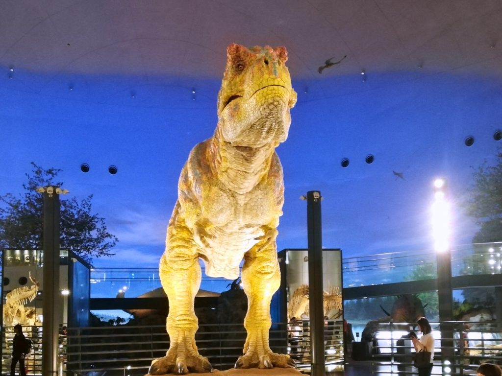 ティラノロボット正面