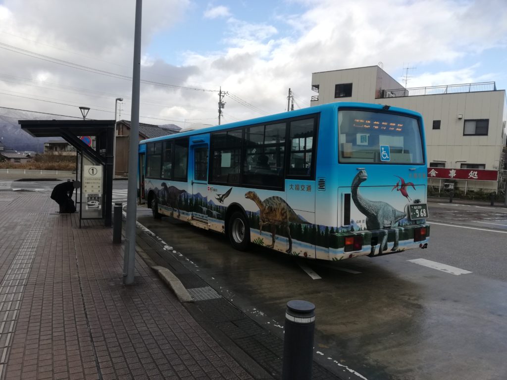 勝山駅　恐竜博物館行きバス乗り場