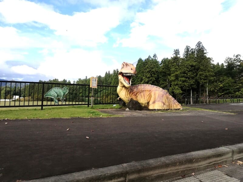 フクイラプトル　モニュメント