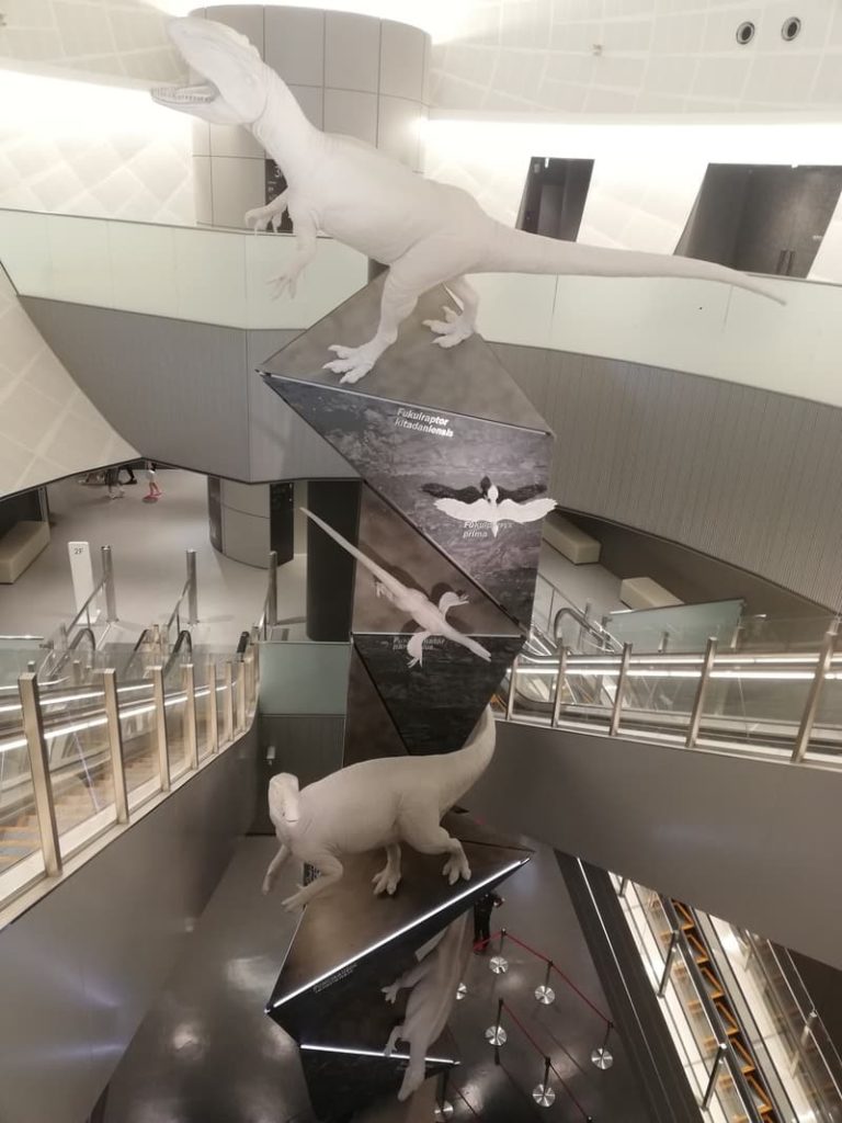 上から見た恐竜の塔