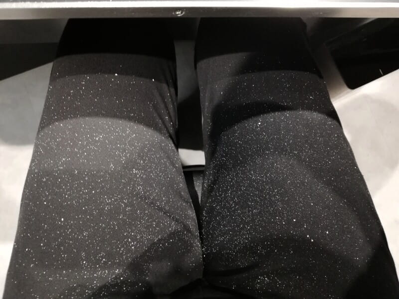 化石研究体験　粉塵のとんだズボン