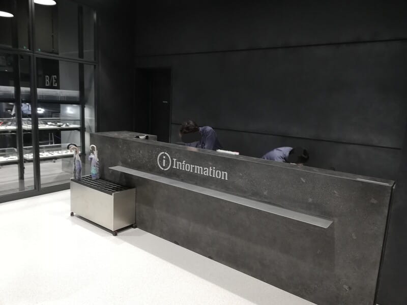 化石研究体験　受付カウンター