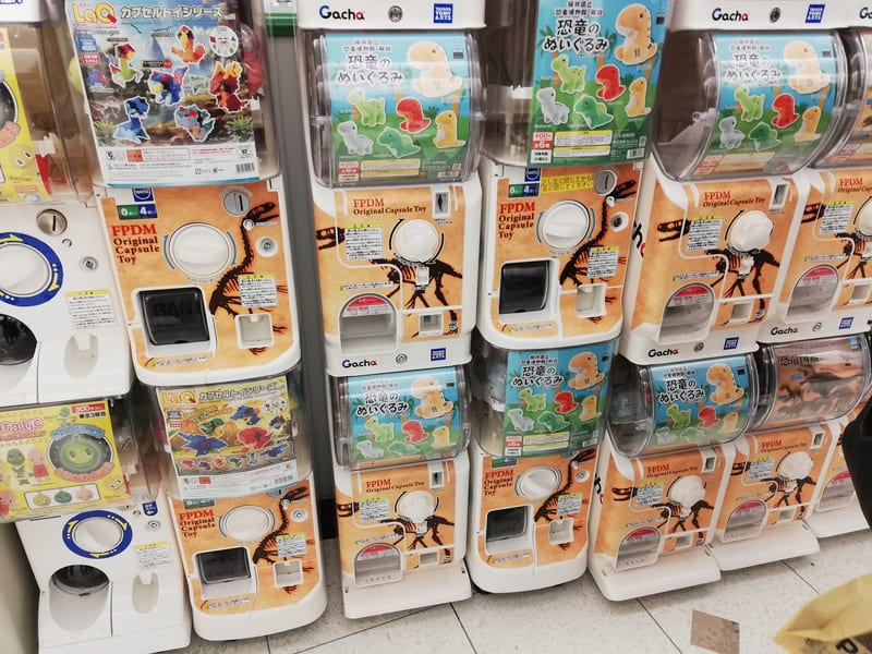 【ショップ限定】ガチャガチャ 恐竜のぬいぐるみ LaQ