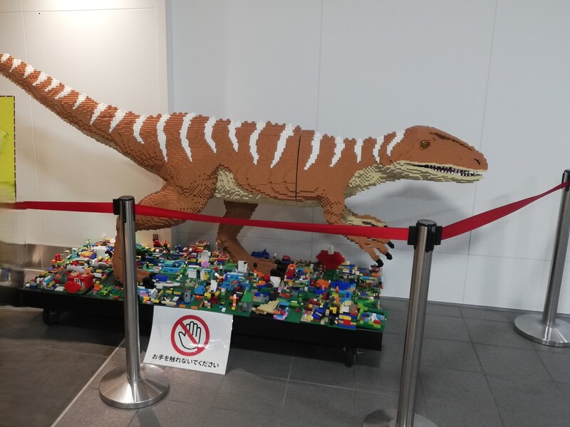 ハピライン福井駅　レゴ恐竜