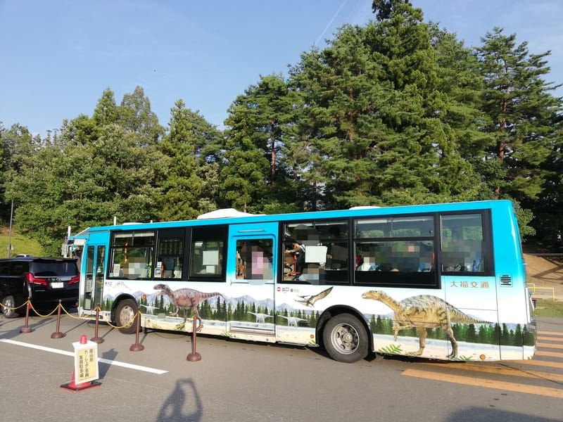 渋滞に巻き込まれる　路線バス