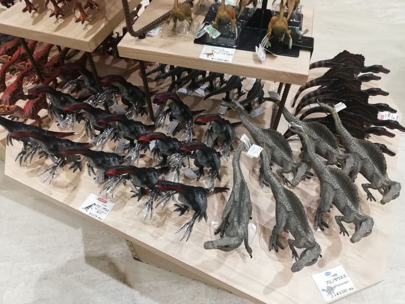 パポ社　スピノサウルス/シュライヒ・コレクタ社　テリジノサウルス