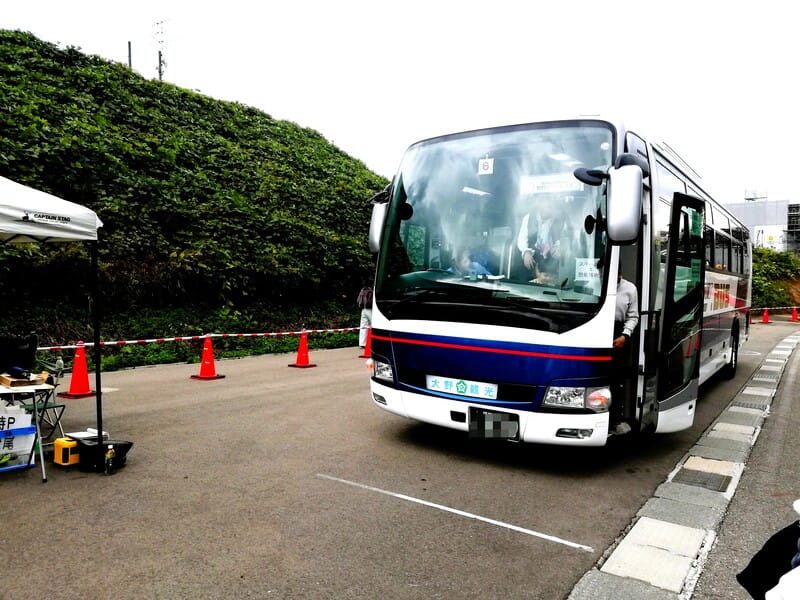 次に来たシャトルバス