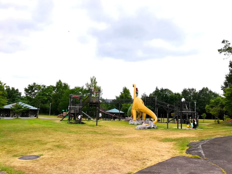 第3駐車場奥にあるティラノサウルス広場